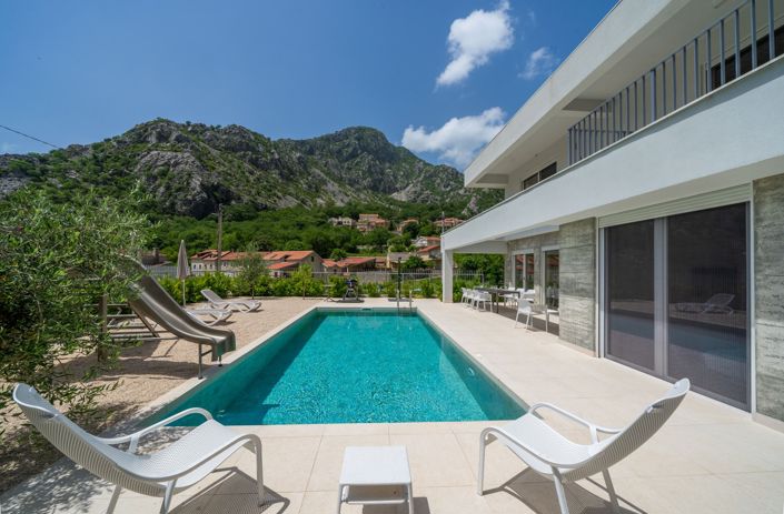 Image No.6-3 Bed House for sale