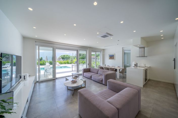 Image No.8-3 Bed House for sale