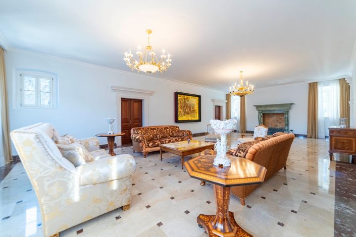 Image No.12-7 Bed Villa for sale