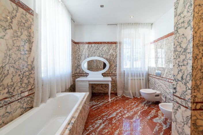 Image No.14-7 Bed Villa for sale