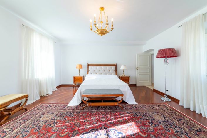 Image No.15-7 Bed Villa for sale