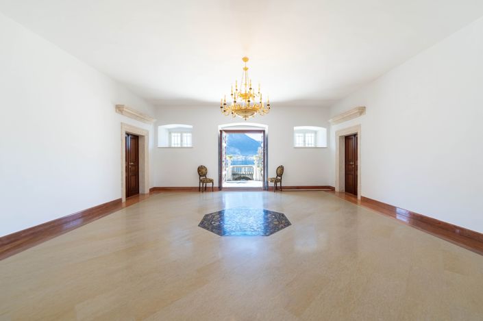 Image No.3-7 Bed Villa for sale