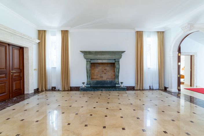 Image No.5-7 Bed Villa for sale