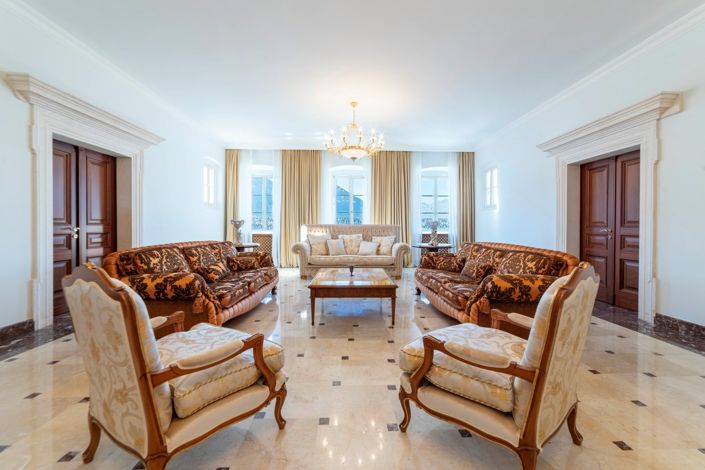 Image No.9-7 Bed Villa for sale