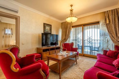 12-renovated-stone-villa-with-a-pool-and-gara