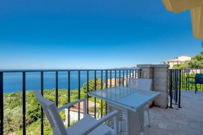 8-renovated-stone-villa-with-a-pool-and-garag