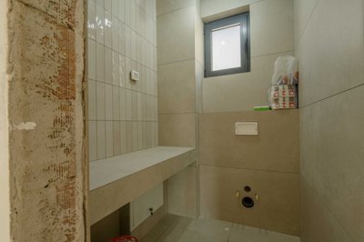 11-new-townhouses-with-pools-in-rezevici