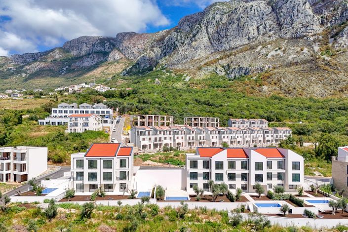 Image No.19-4 Bed House for sale