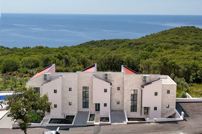 Image No.2-4 Bed House for sale