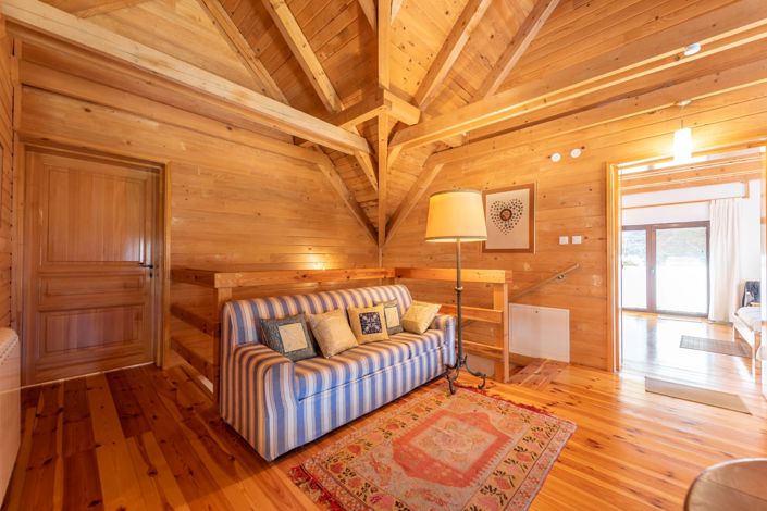 Image No.15-8 Bed House for sale