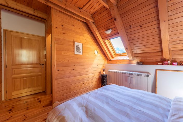 Image No.19-8 Bed House for sale