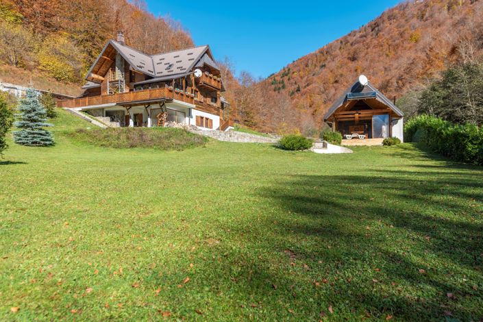 Image No.2-8 Bed House for sale