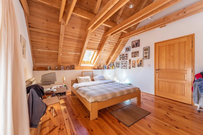 Image No.25-8 Bed House for sale