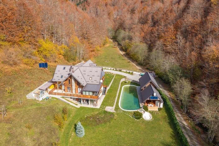 Image No.3-8 Bed House for sale