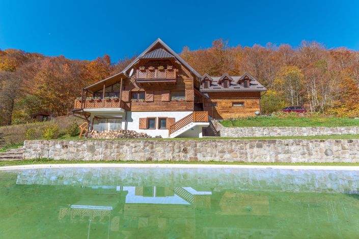 Image No.6-8 Bed House for sale