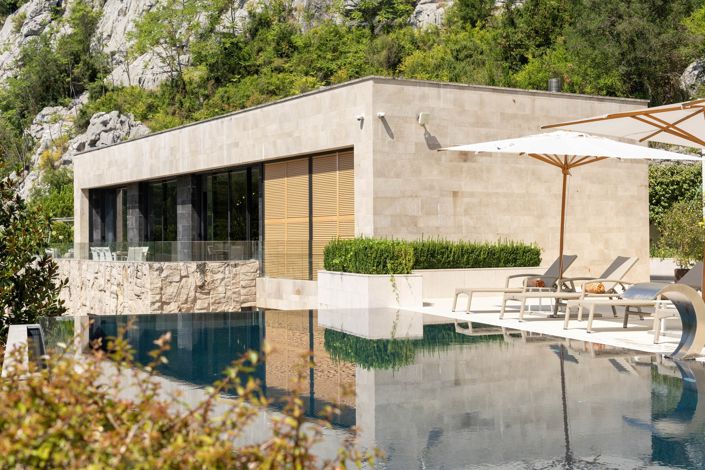 Image No.1-4 Bed Villa for sale