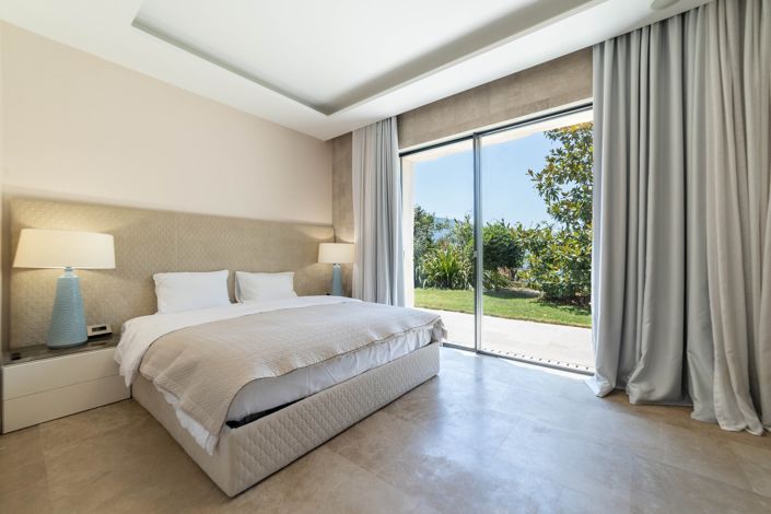 Image No.26-4 Bed Villa for sale