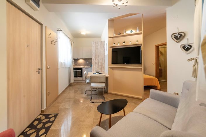 Image No.25-6 Bed House for sale