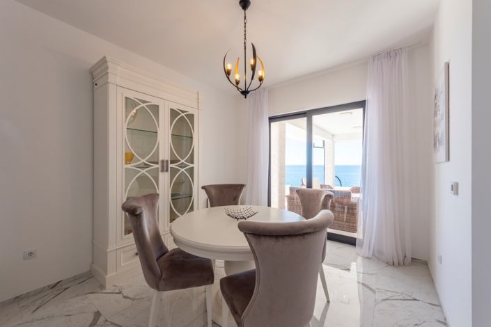 Image No.12-3 Bed House for sale