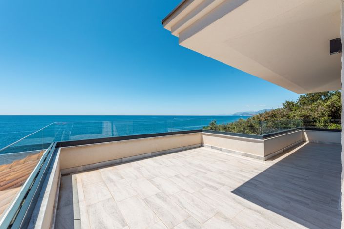 Image No.22-3 Bed House for sale