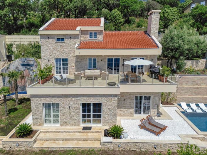 Image No.1-4 Bed Villa for sale