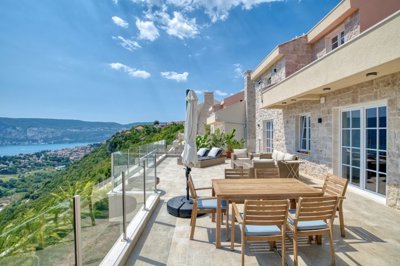 8-new-villa-with-a-pool-and-panoramic-sea-vie