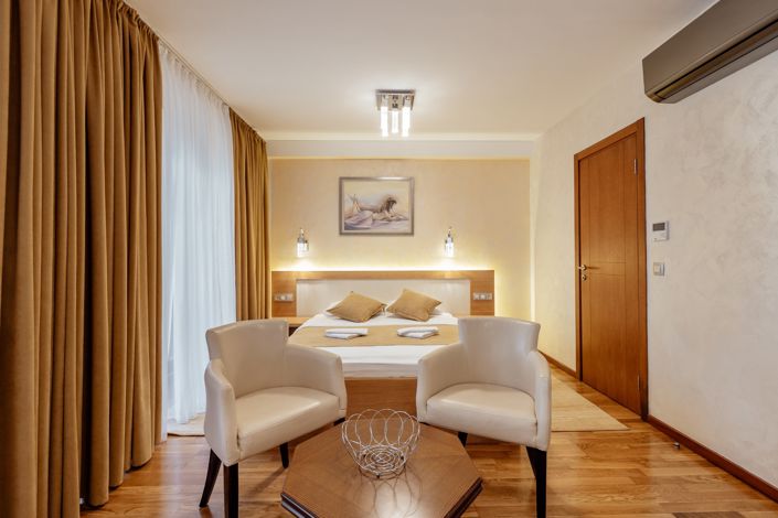 Image No.13-12 Bed Hotel for sale