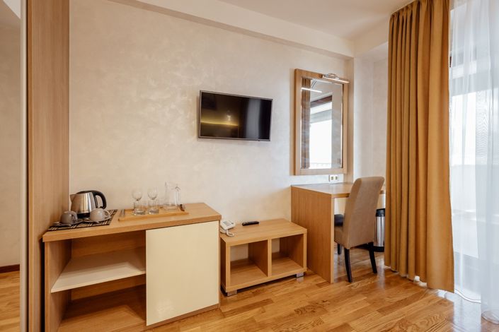 Image No.14-12 Bed Hotel for sale