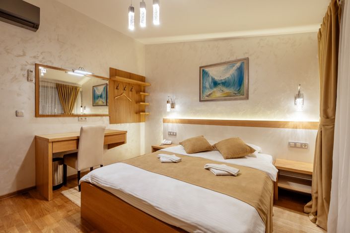 Image No.17-12 Bed Hotel for sale