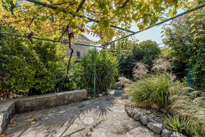 Image No.22-10 Bed House for sale