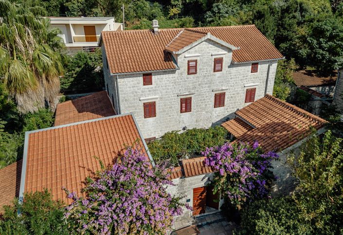 Image No.27-10 Bed House for sale