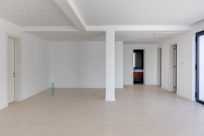 Image No.9-5 Bed Villa for sale