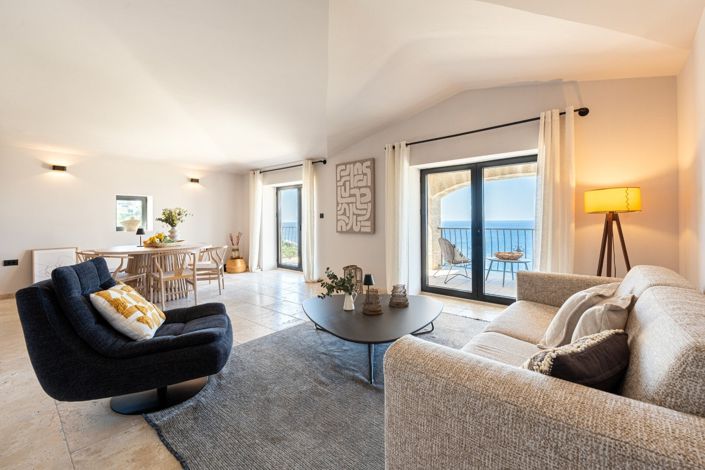 Image No.18-9 Bed House for sale