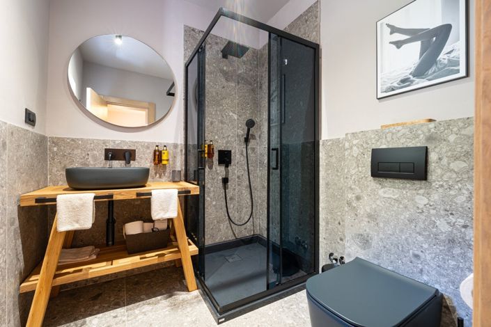 Image No.27-9 Bed House for sale