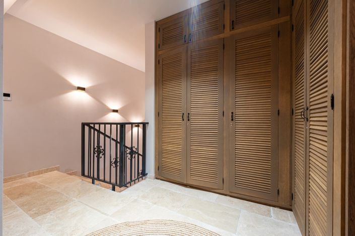 Image No.29-9 Bed House for sale