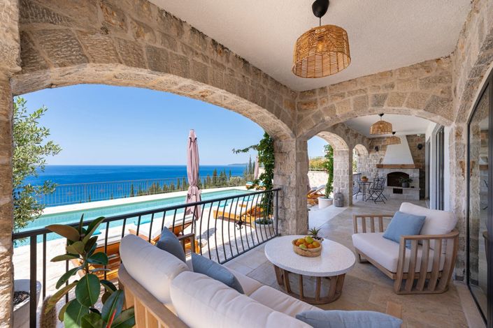 Image No.7-9 Bed House for sale