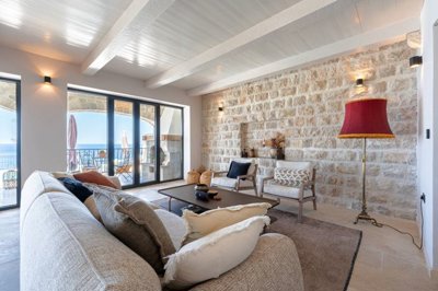 6-luxury-renovated-stone-villa-drobni-pijesak