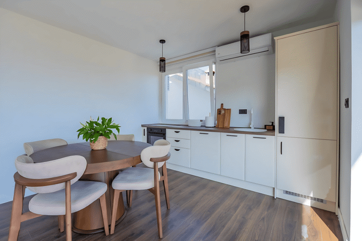 Image No.16-8 Bed House for sale