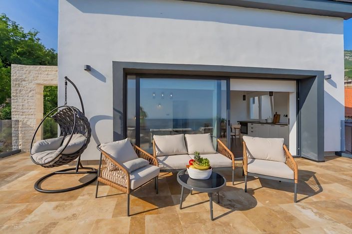 Image No.17-8 Bed House for sale