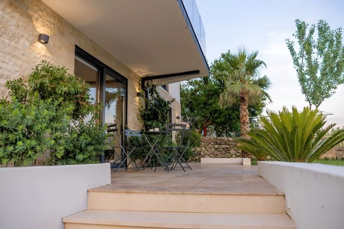 Image No.26-8 Bed House for sale