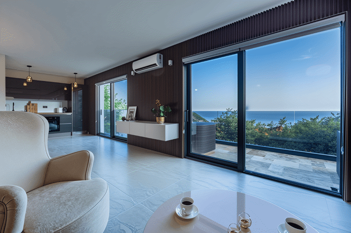 Image No.8-8 Bed House for sale