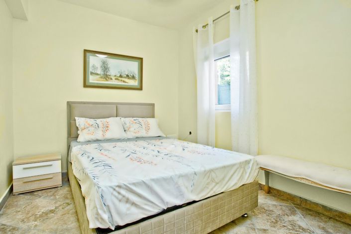 Image No.14-4 Bed House for sale