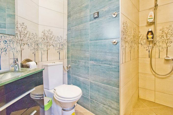 Image No.20-4 Bed House for sale