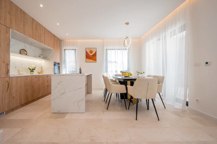 Image No.16-4 Bed House for sale