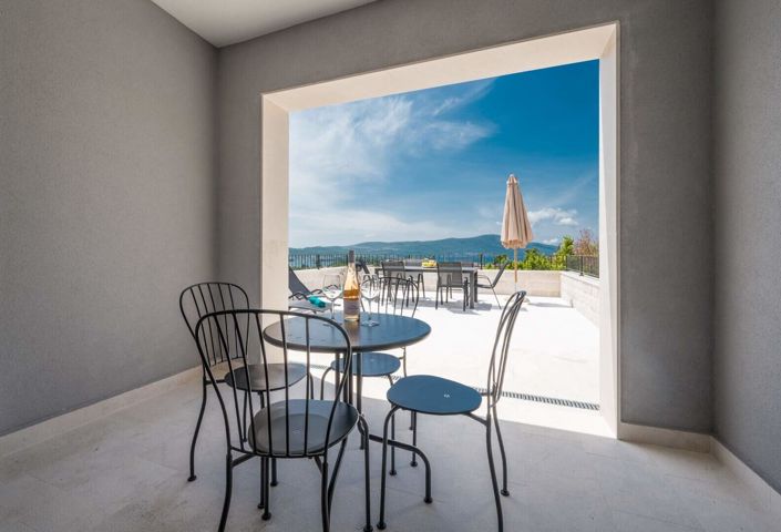 Image No.24-4 Bed House for sale