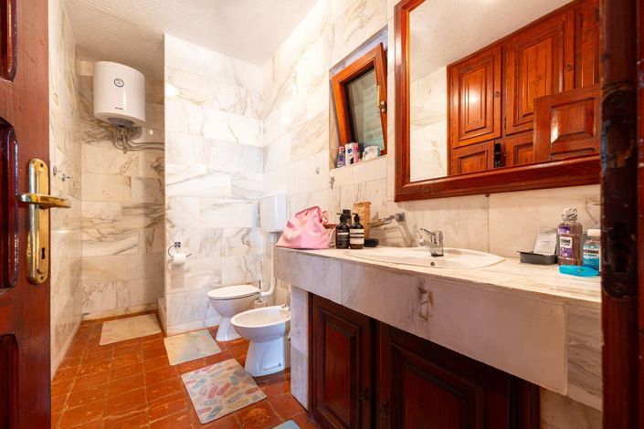 Image No.10-4 Bed Villa for sale