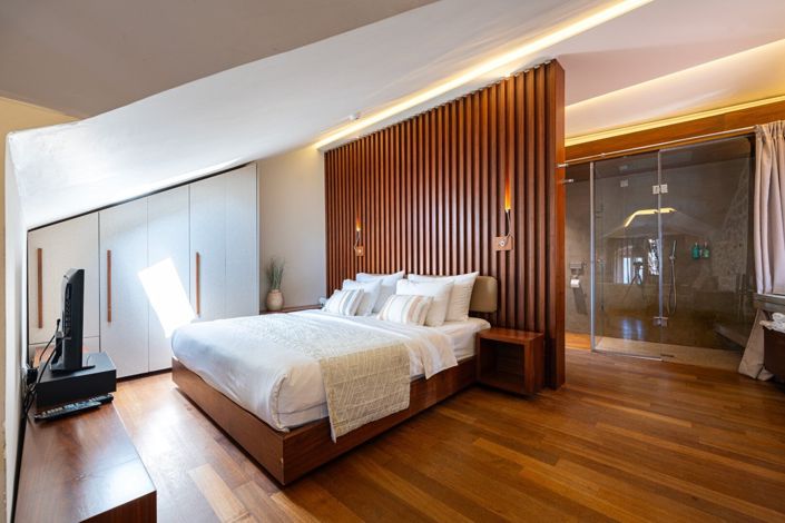 Image No.28-7 Bed Hotel for sale