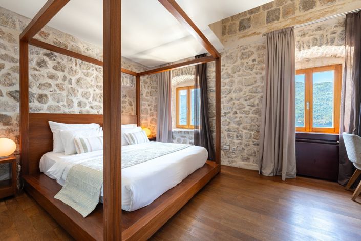 Image No.29-7 Bed Hotel for sale