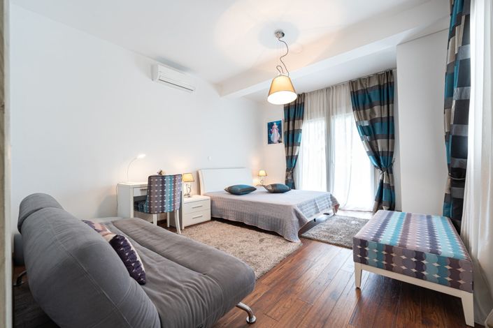 Image No.11-5 Bed House for sale