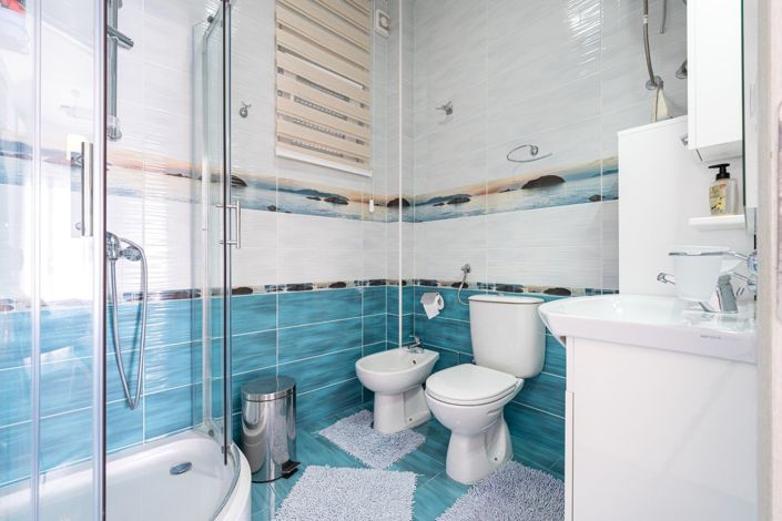 Image No.15-5 Bed House for sale